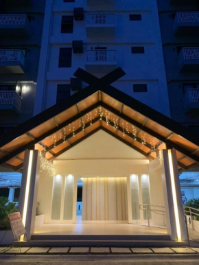 Modern Condo with Ocean Views and Pool in Panglao